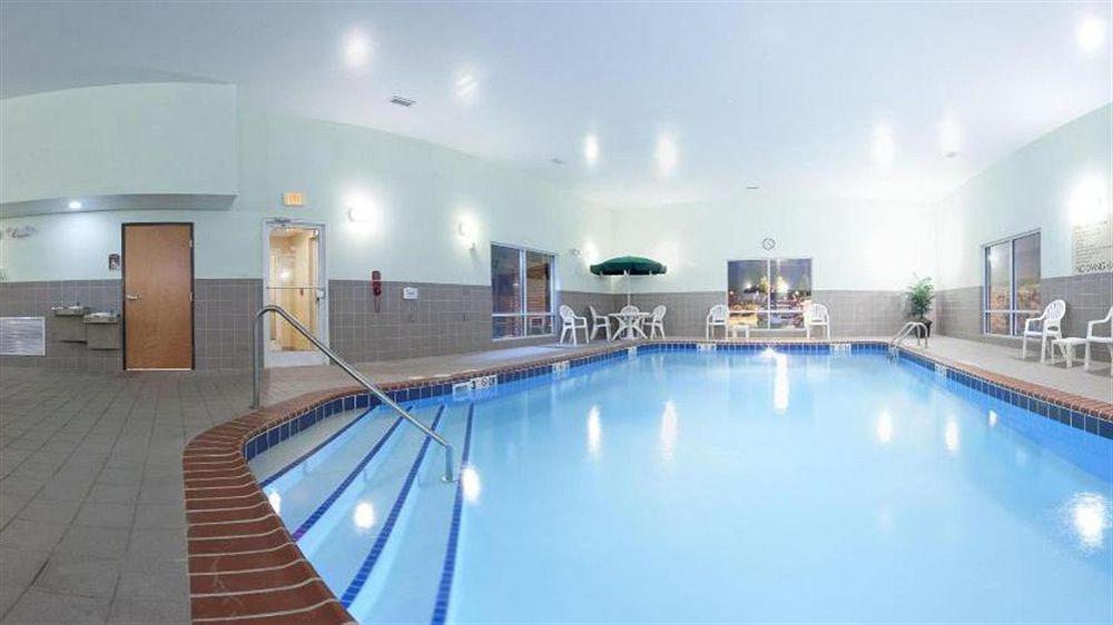 Holiday Inn Express Mineral Wells By Ihg Parkersburg Bagian luar foto