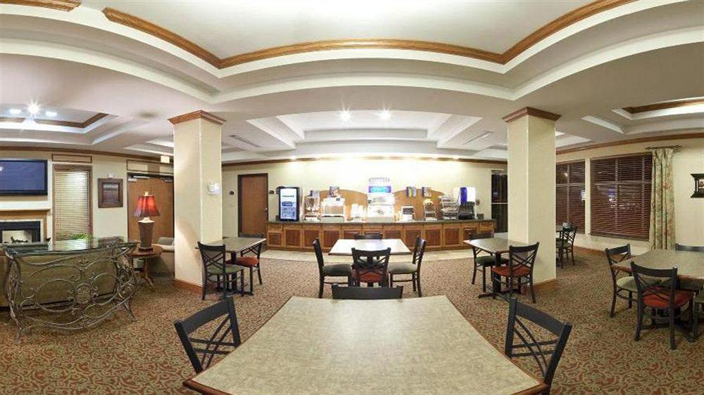 Holiday Inn Express Mineral Wells By Ihg Parkersburg Bagian luar foto