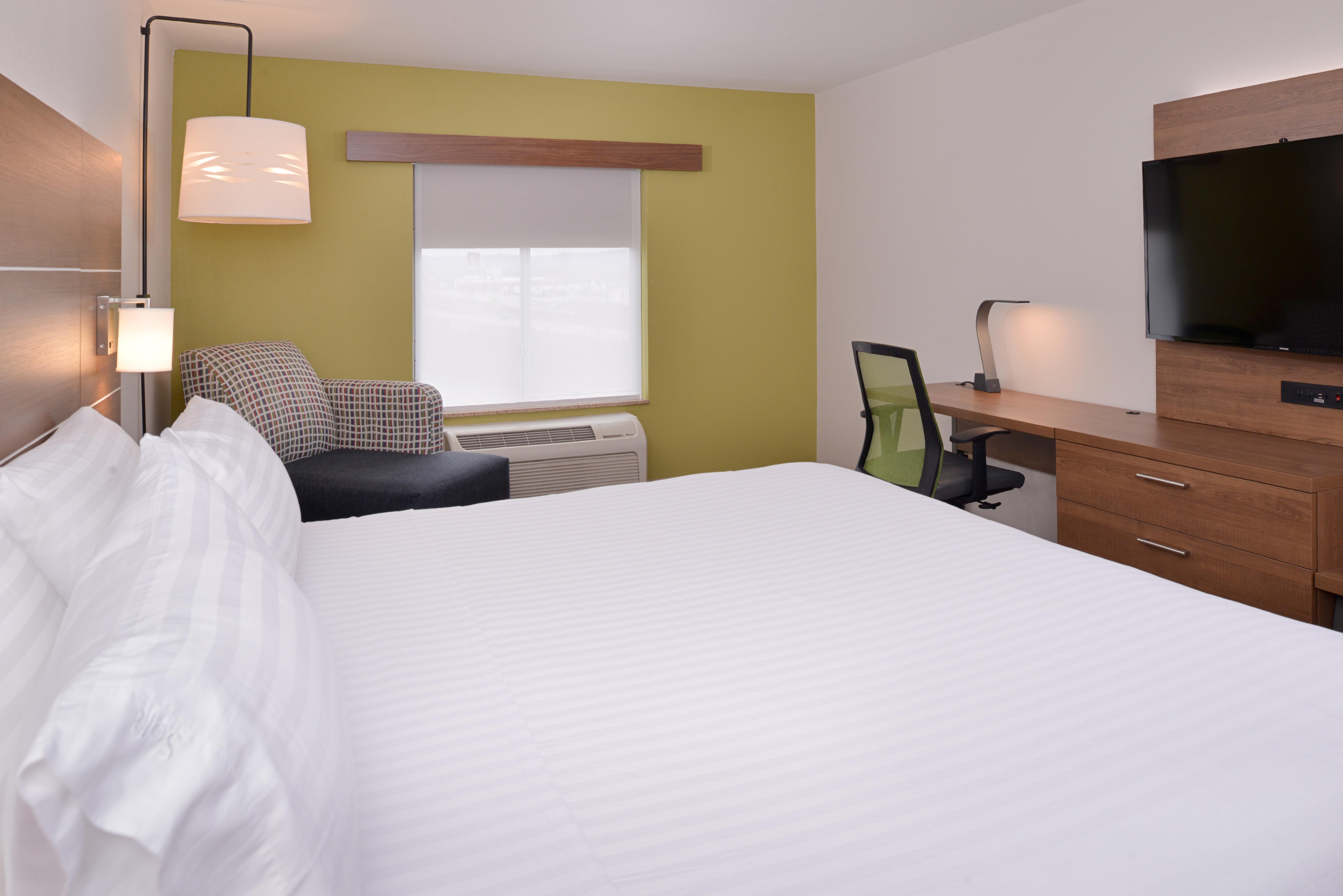 Holiday Inn Express Mineral Wells By Ihg Parkersburg Bagian luar foto