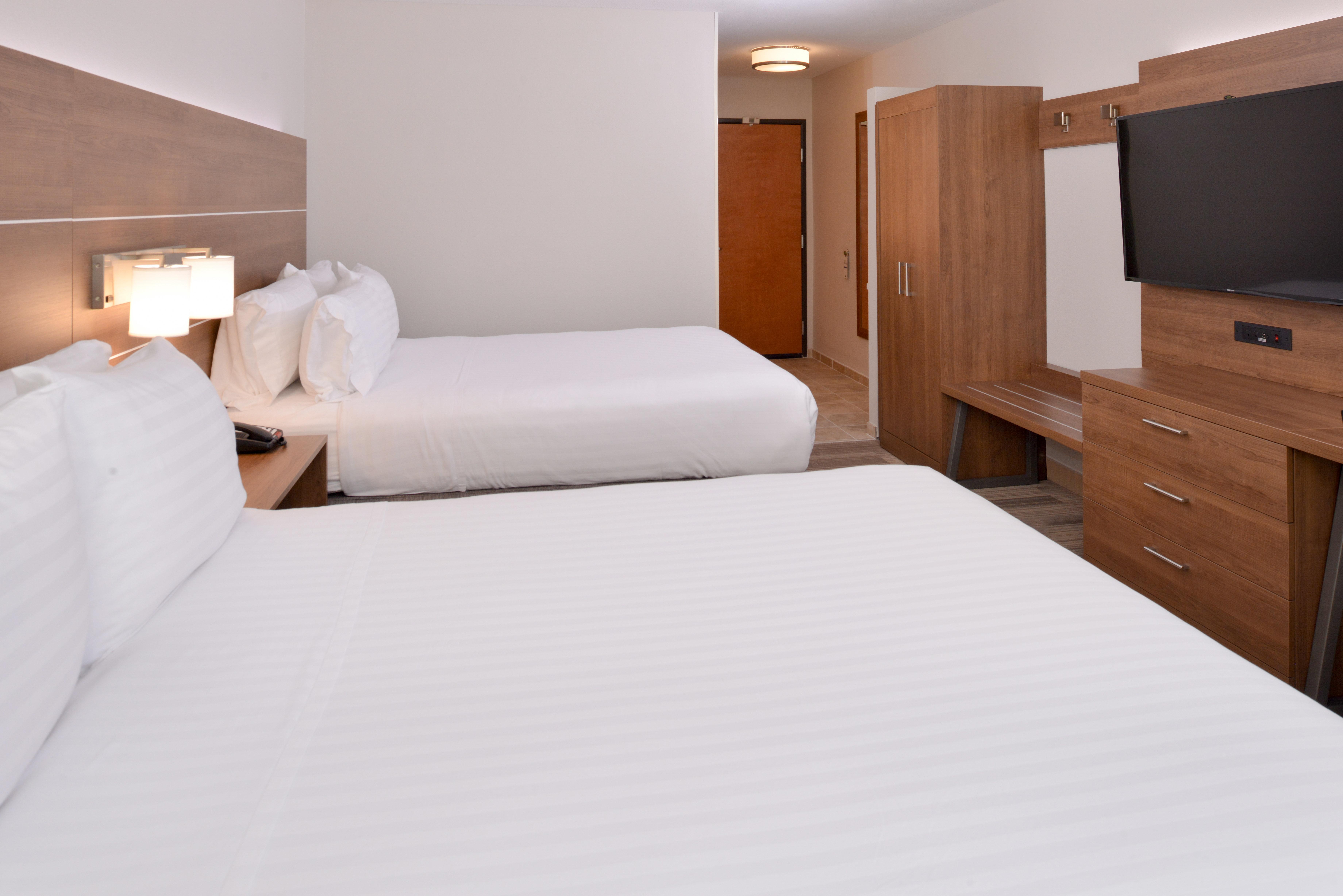 Holiday Inn Express Mineral Wells By Ihg Parkersburg Bagian luar foto