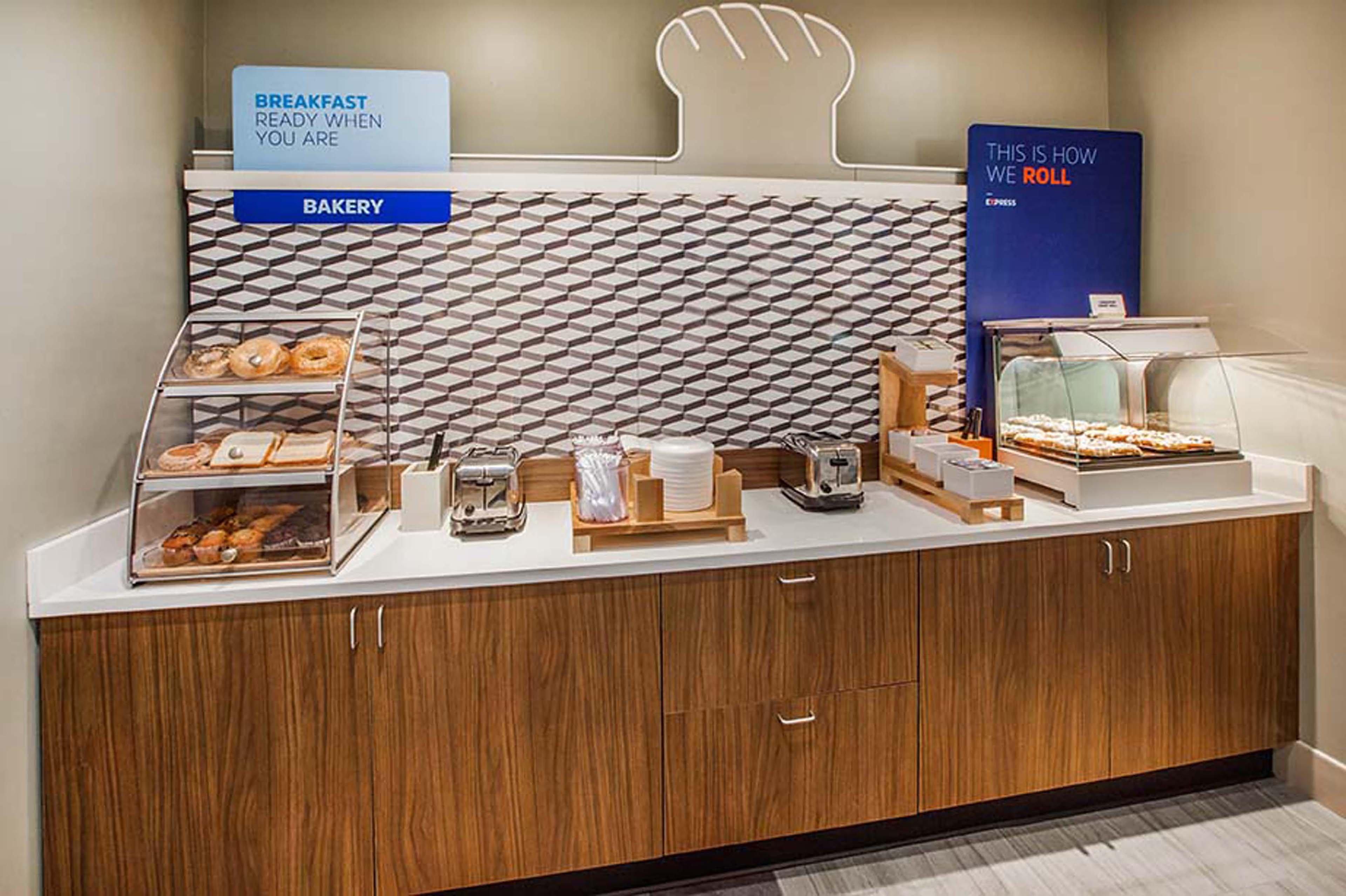 Holiday Inn Express Mineral Wells By Ihg Parkersburg Bagian luar foto
