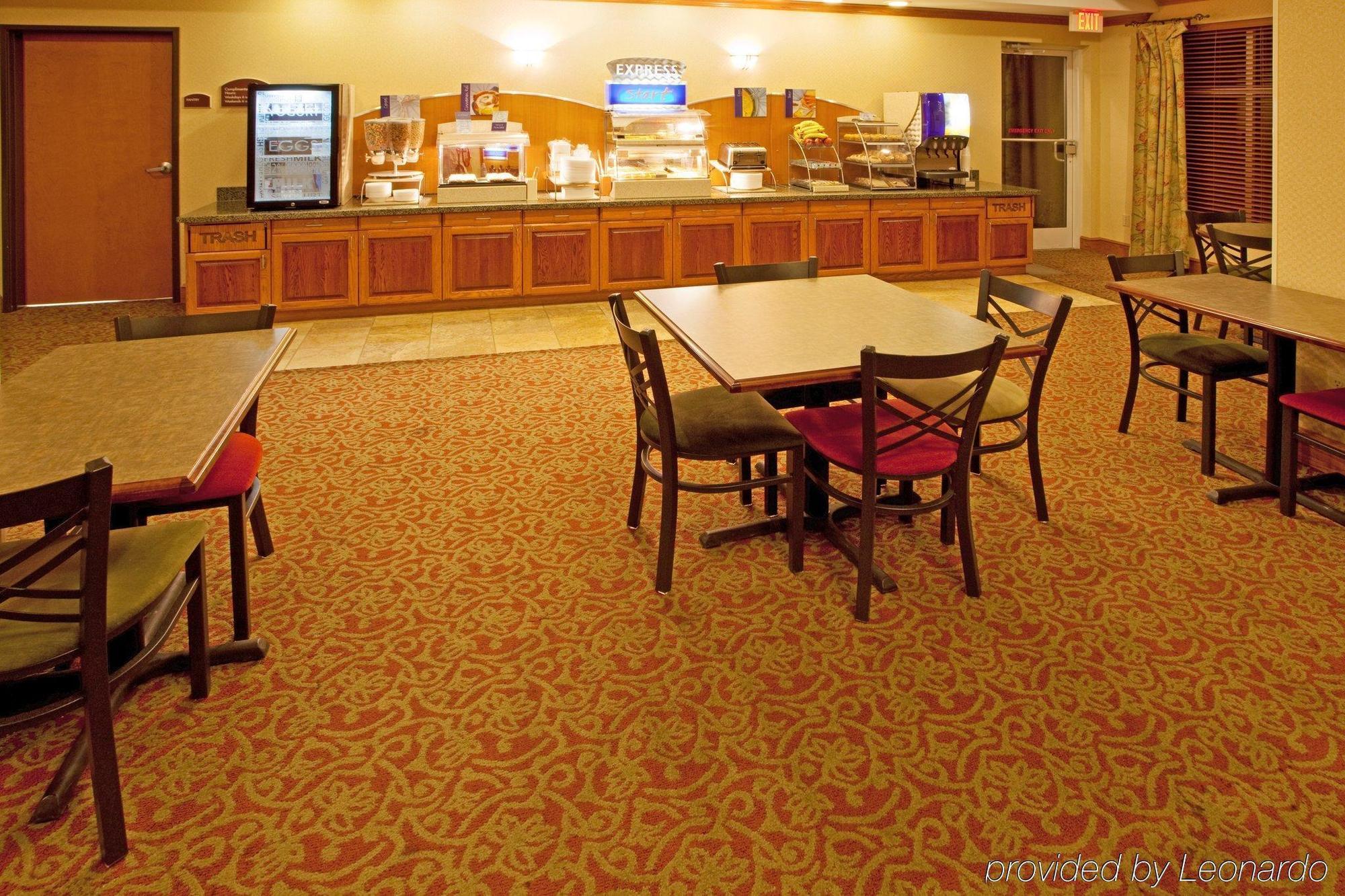 Holiday Inn Express Mineral Wells By Ihg Parkersburg Bagian luar foto