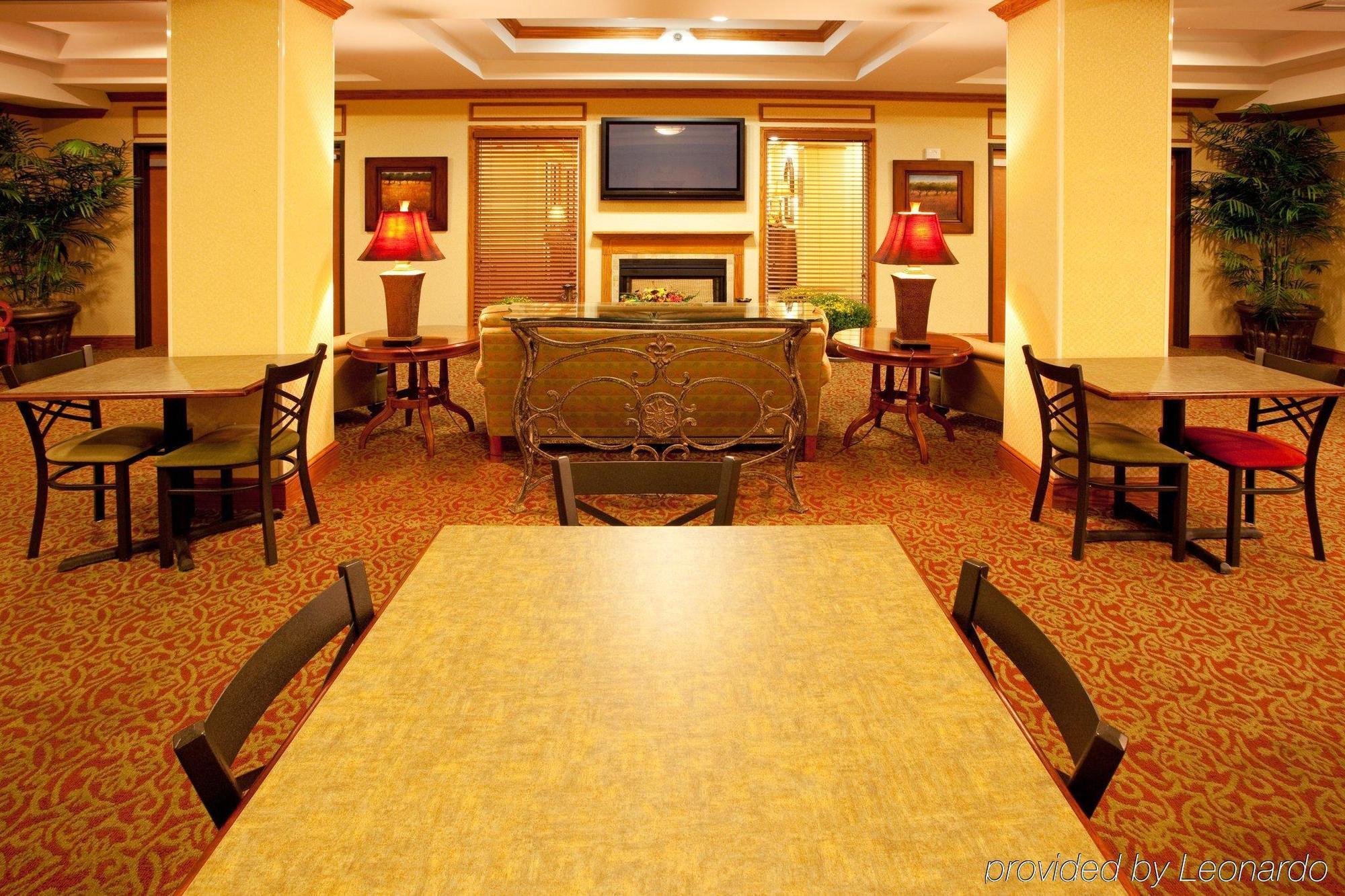 Holiday Inn Express Mineral Wells By Ihg Parkersburg Bagian luar foto