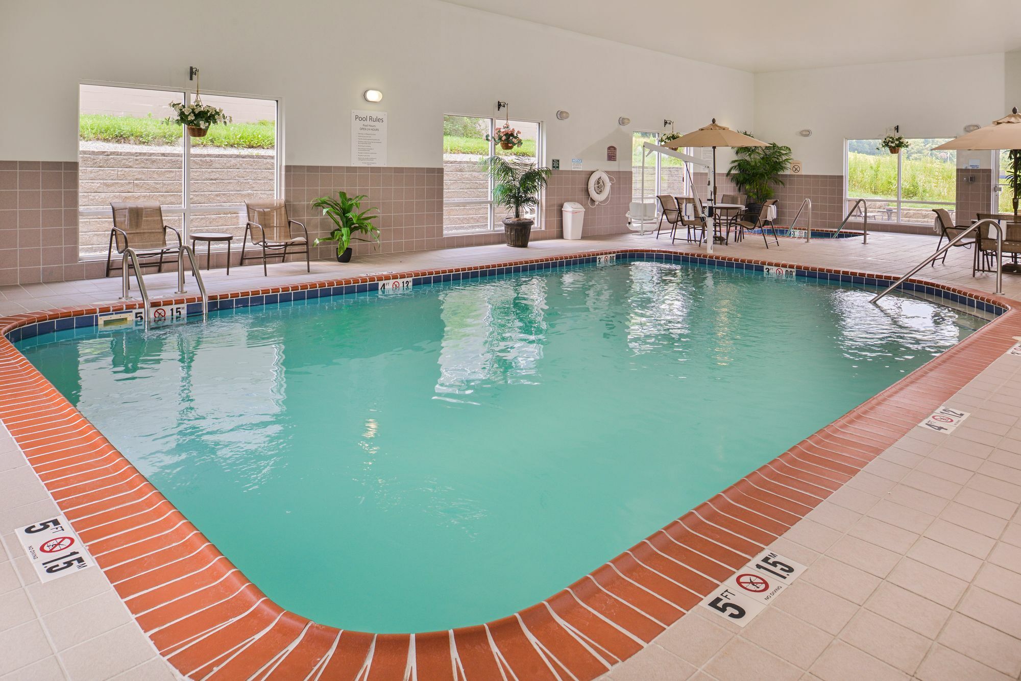 Holiday Inn Express Mineral Wells By Ihg Parkersburg Bagian luar foto