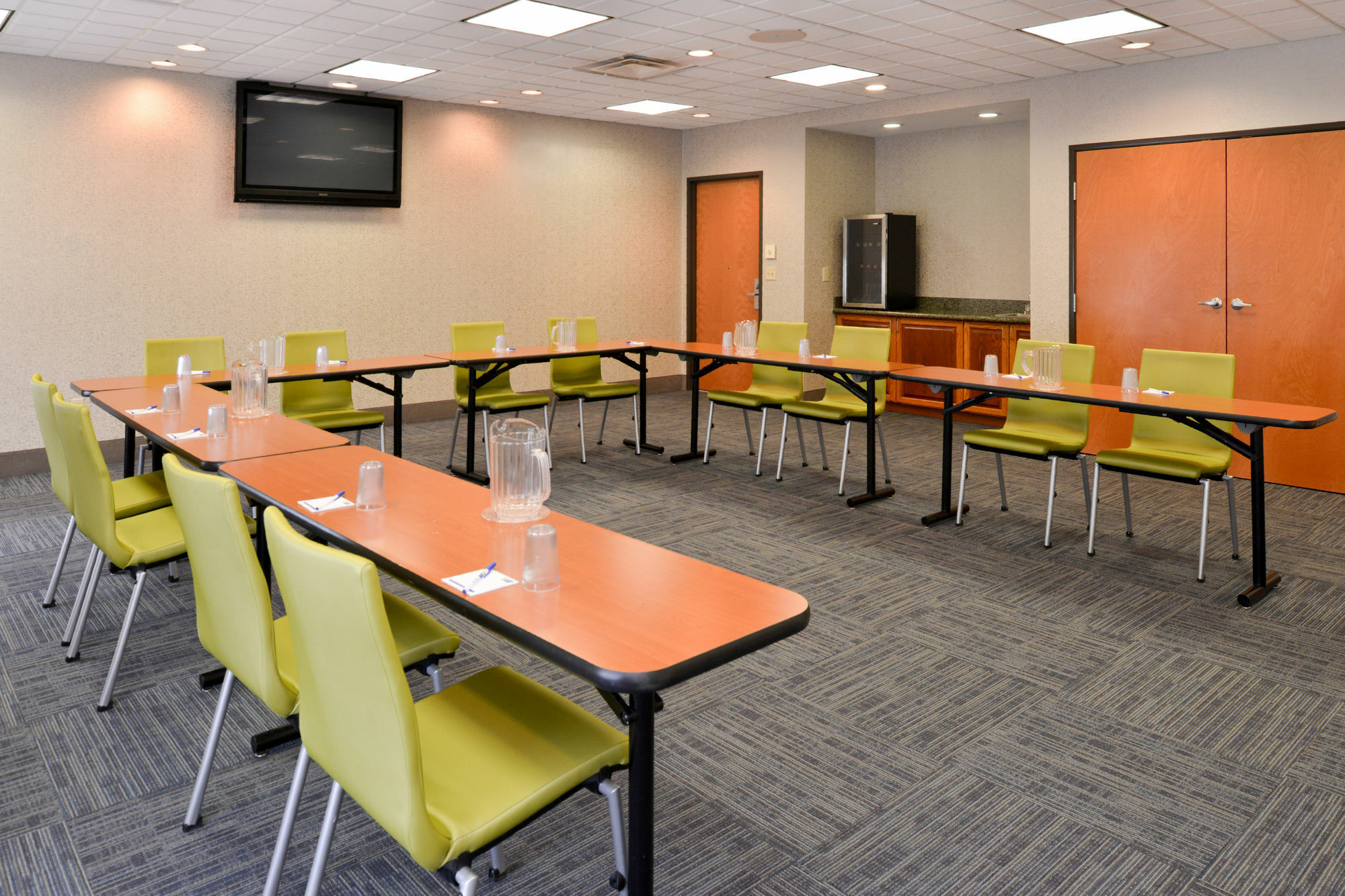 Holiday Inn Express Mineral Wells By Ihg Parkersburg Bagian luar foto