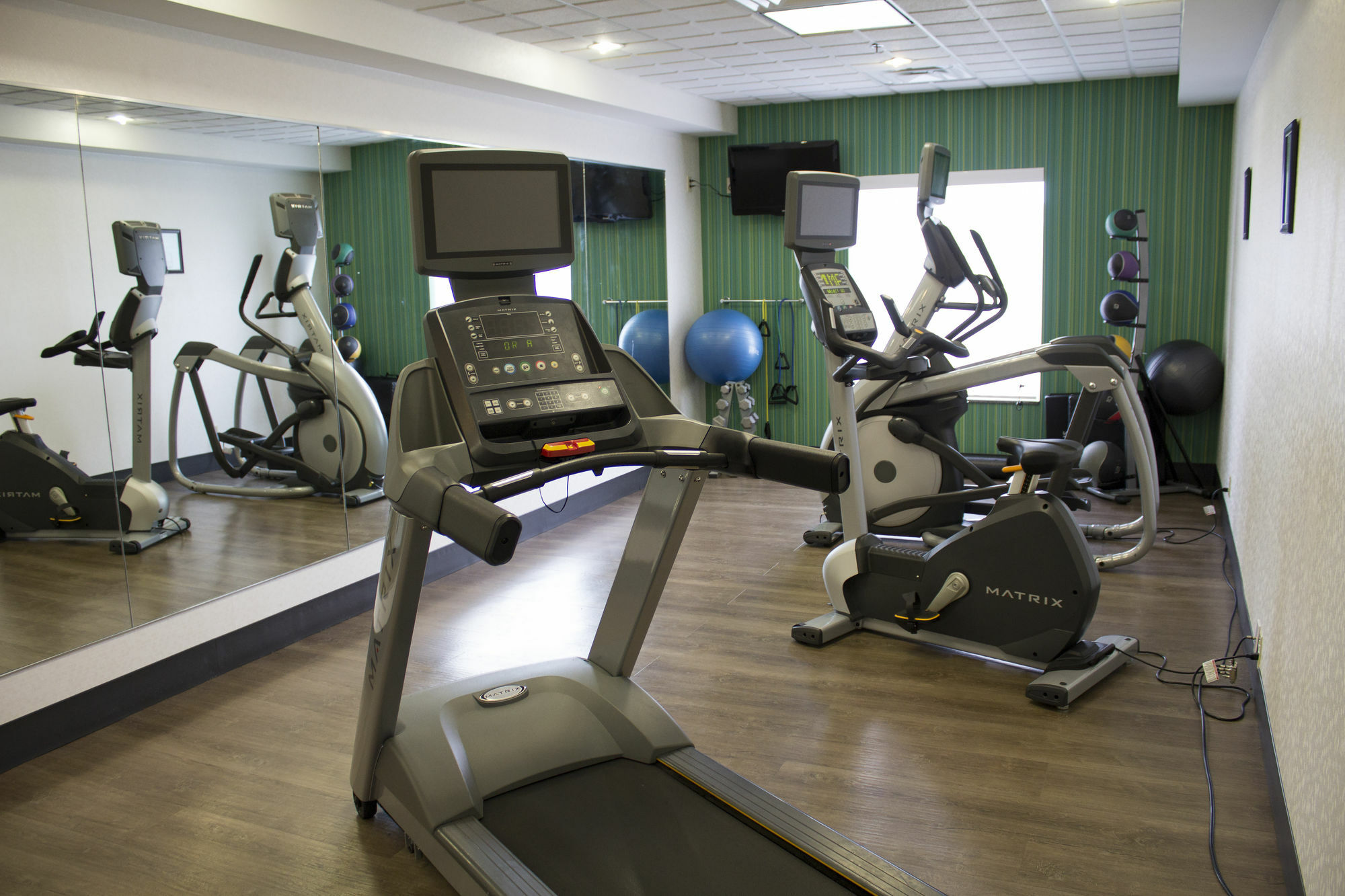 Holiday Inn Express Mineral Wells By Ihg Parkersburg Bagian luar foto