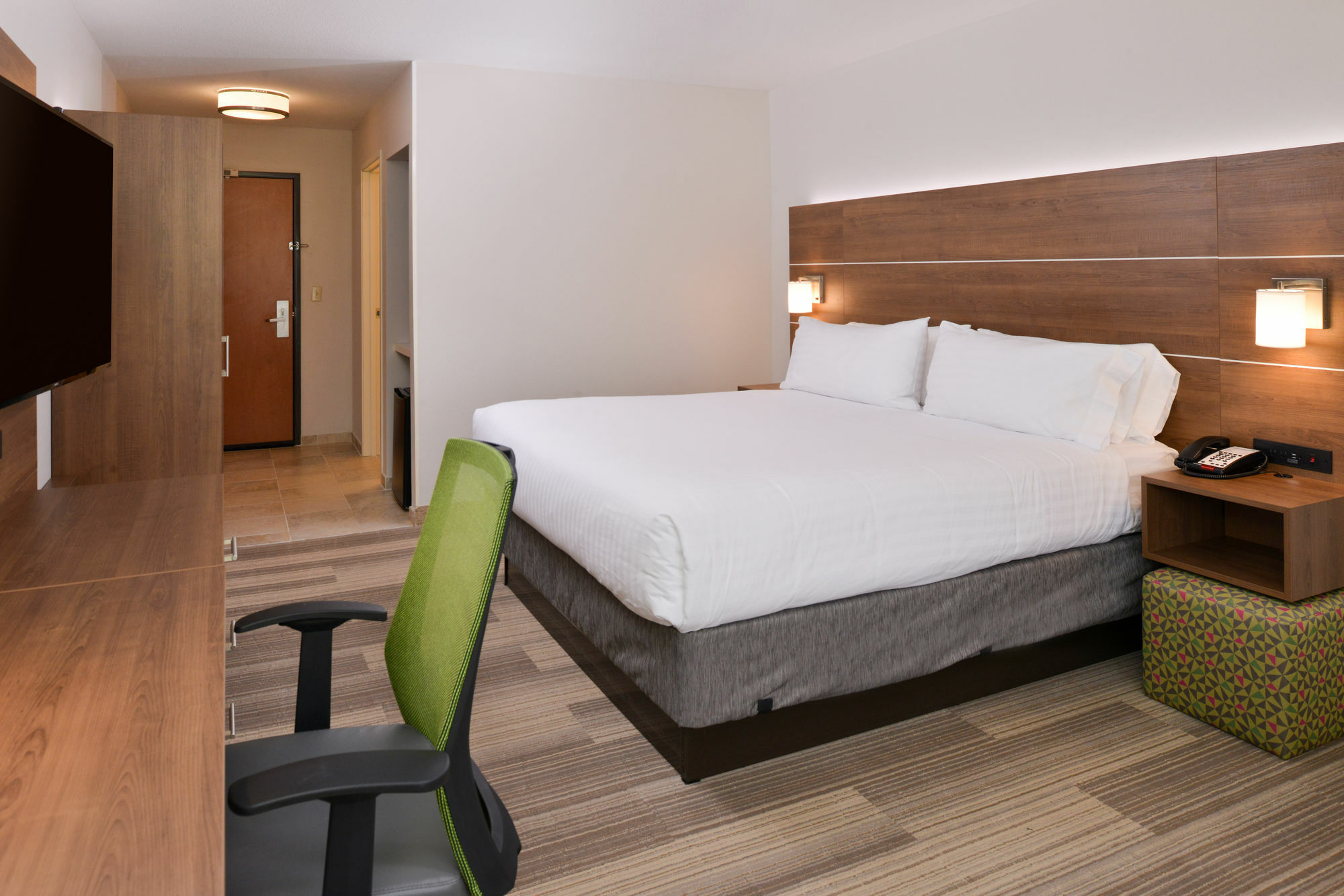 Holiday Inn Express Mineral Wells By Ihg Parkersburg Bagian luar foto
