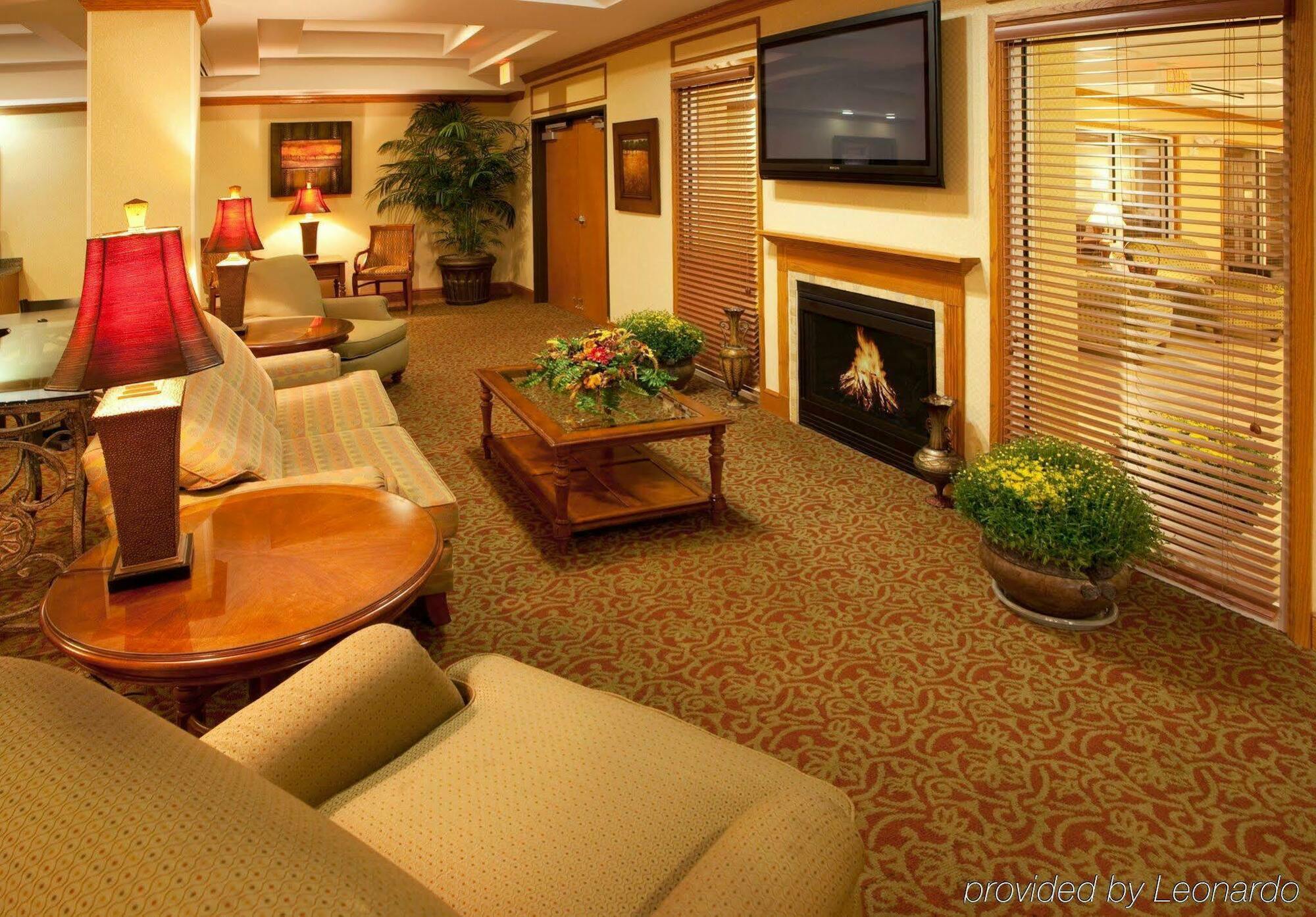 Holiday Inn Express Mineral Wells By Ihg Parkersburg Bagian luar foto