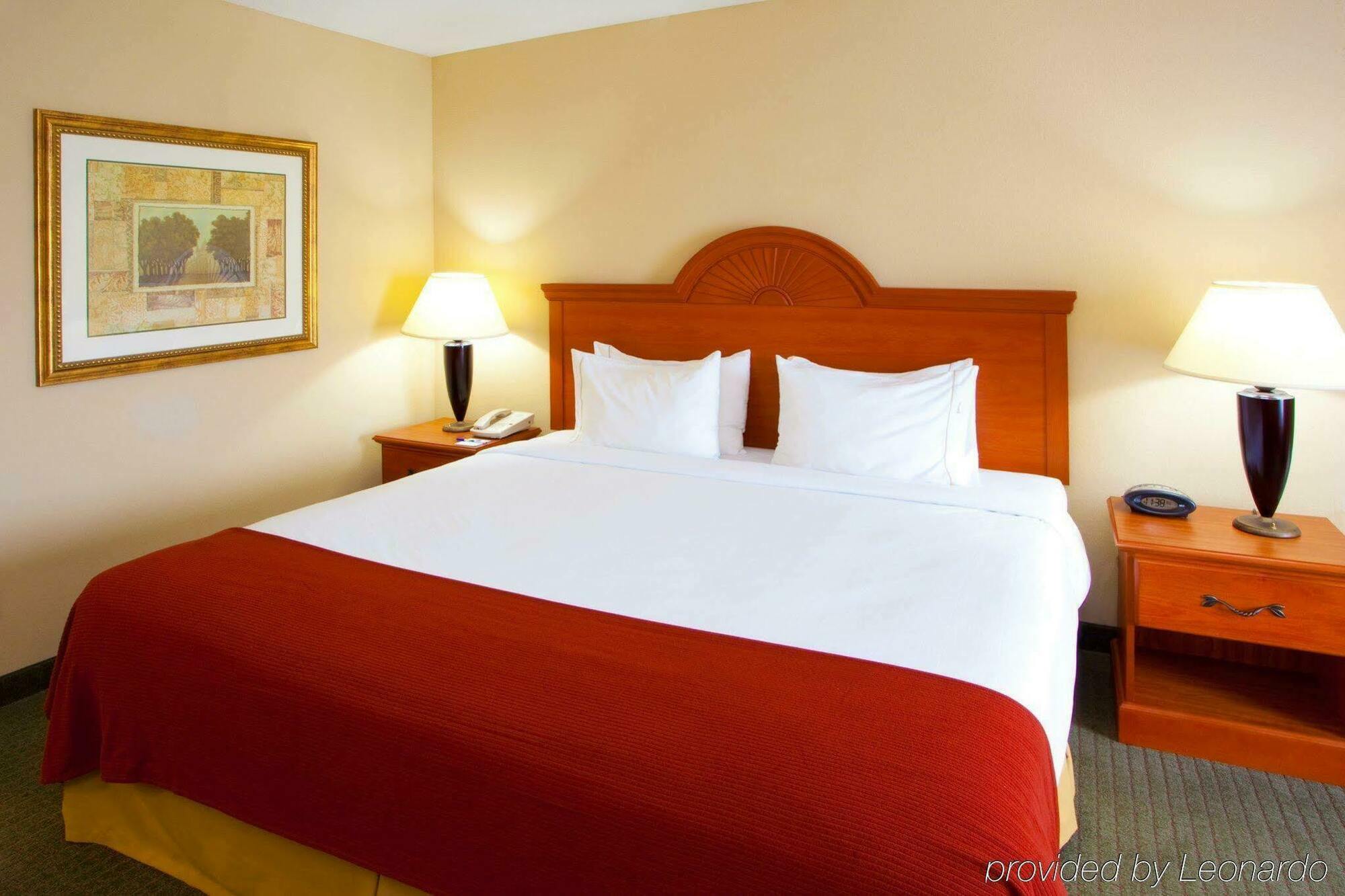 Holiday Inn Express Mineral Wells By Ihg Parkersburg Bagian luar foto