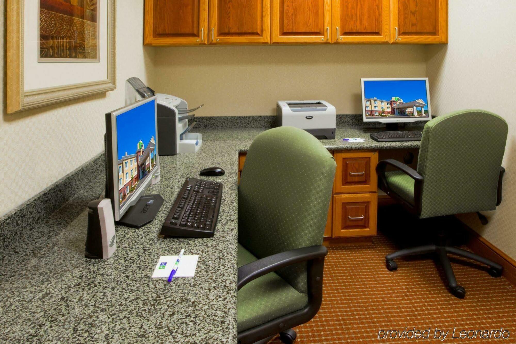 Holiday Inn Express Mineral Wells By Ihg Parkersburg Bagian luar foto