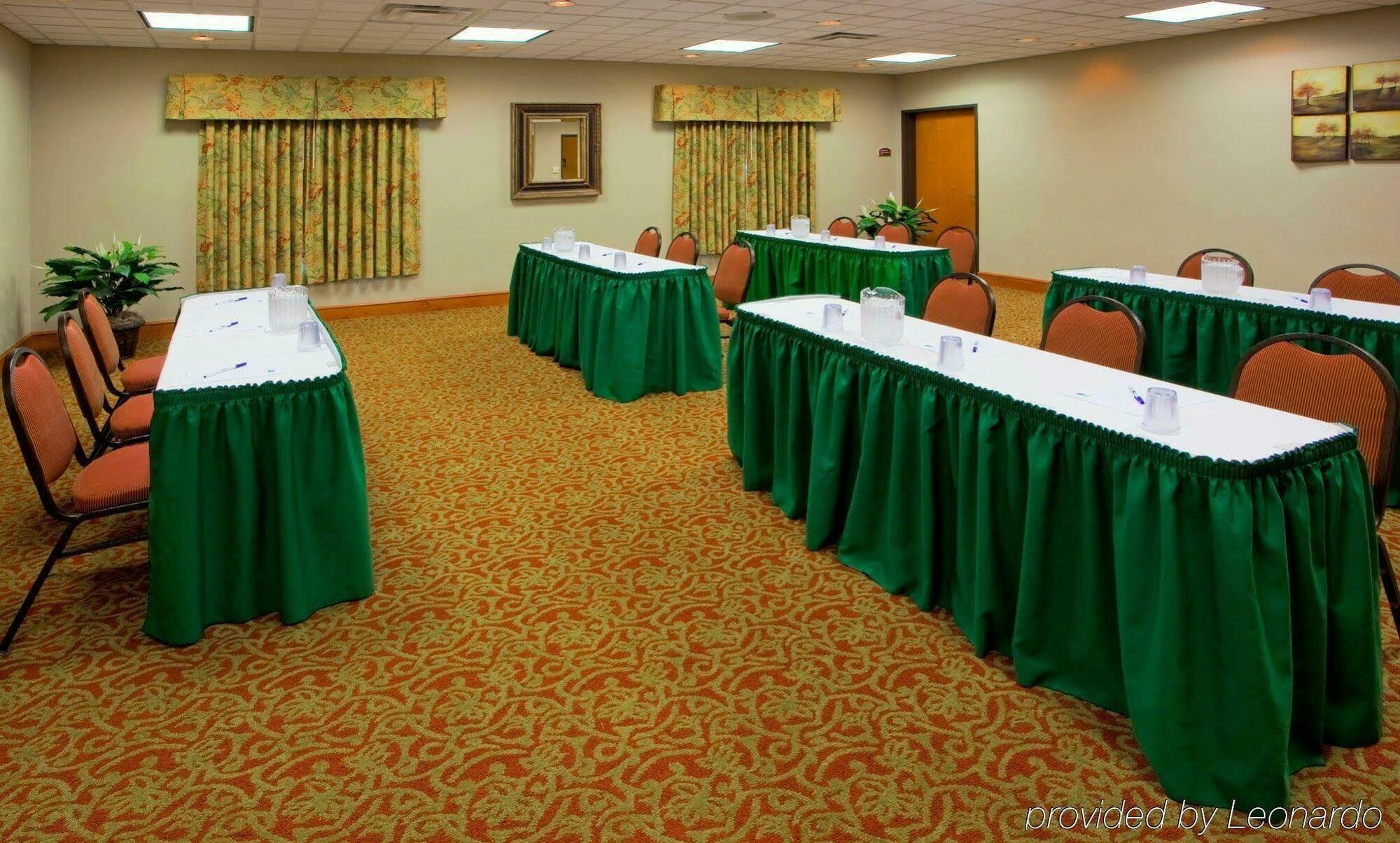 Holiday Inn Express Mineral Wells By Ihg Parkersburg Bagian luar foto
